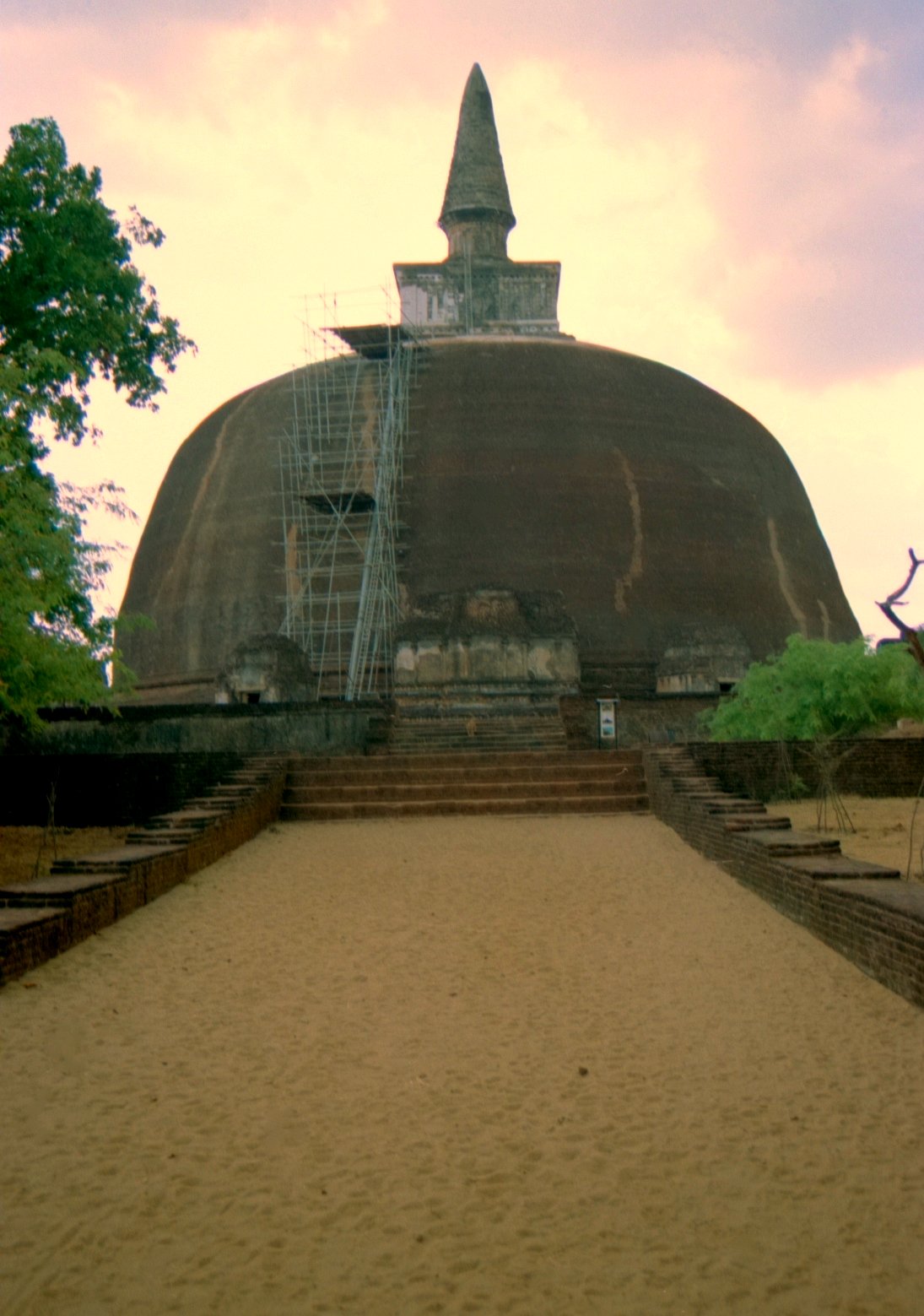 Rankoth Vehera Polonnaruwa