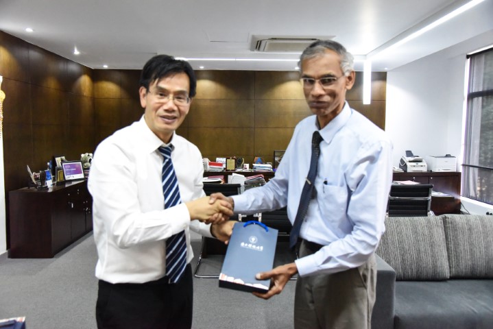 Visit of Prof. Shuang-Hua Yang, Associate Dean, Southern University of Science and Technology (SUSTech), Shenzhen Guandong, China